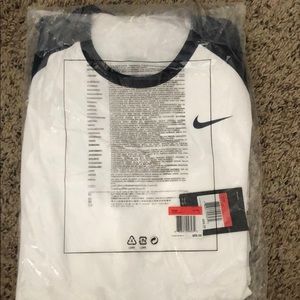 Nike Mens Dri-fit SS shirt